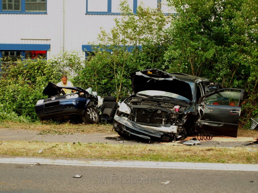 Schwerer VU Koeln Rodenkirchen Industriestr P138.JPG